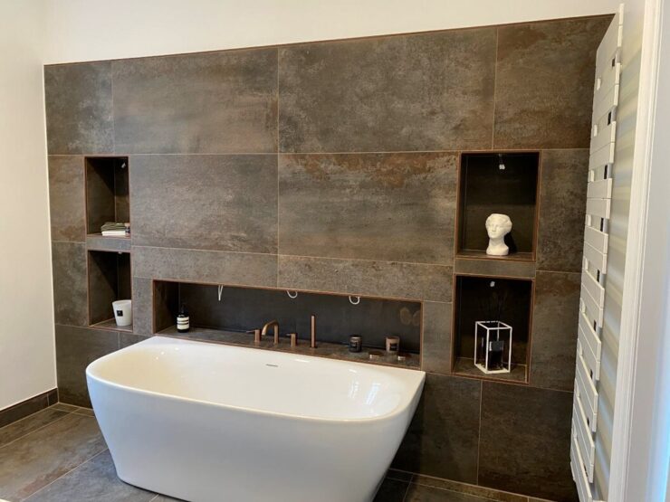Bad mit Badewanne